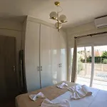 Elegant 4br Maisonette For Families&groups Appartement Loutráki