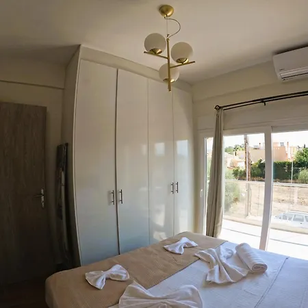 Elegant 4br Maisonette For Families And Groups Apartamento Loutráki