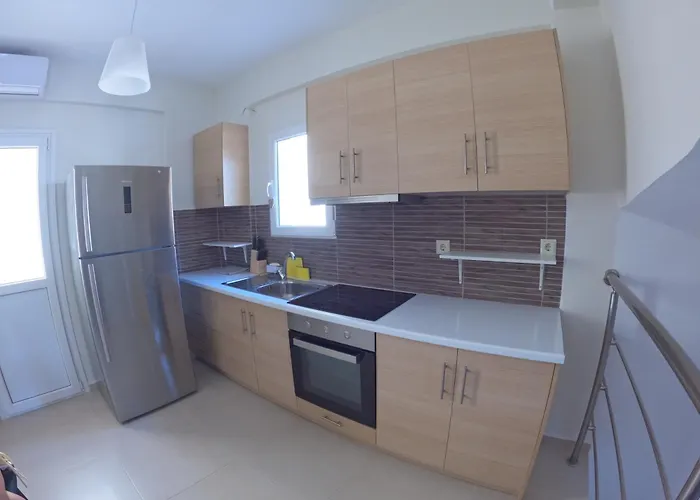 Daire Elegant 4br Maisonette For Families And Groups Loutráki